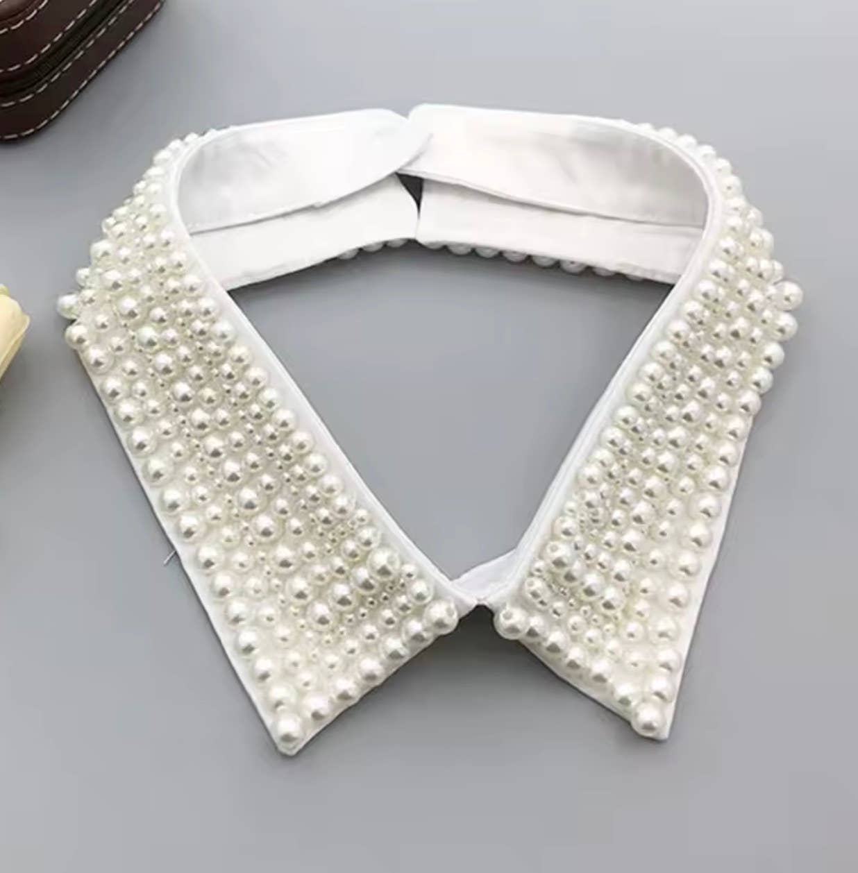 White Pearl Detachable Pointed Collar