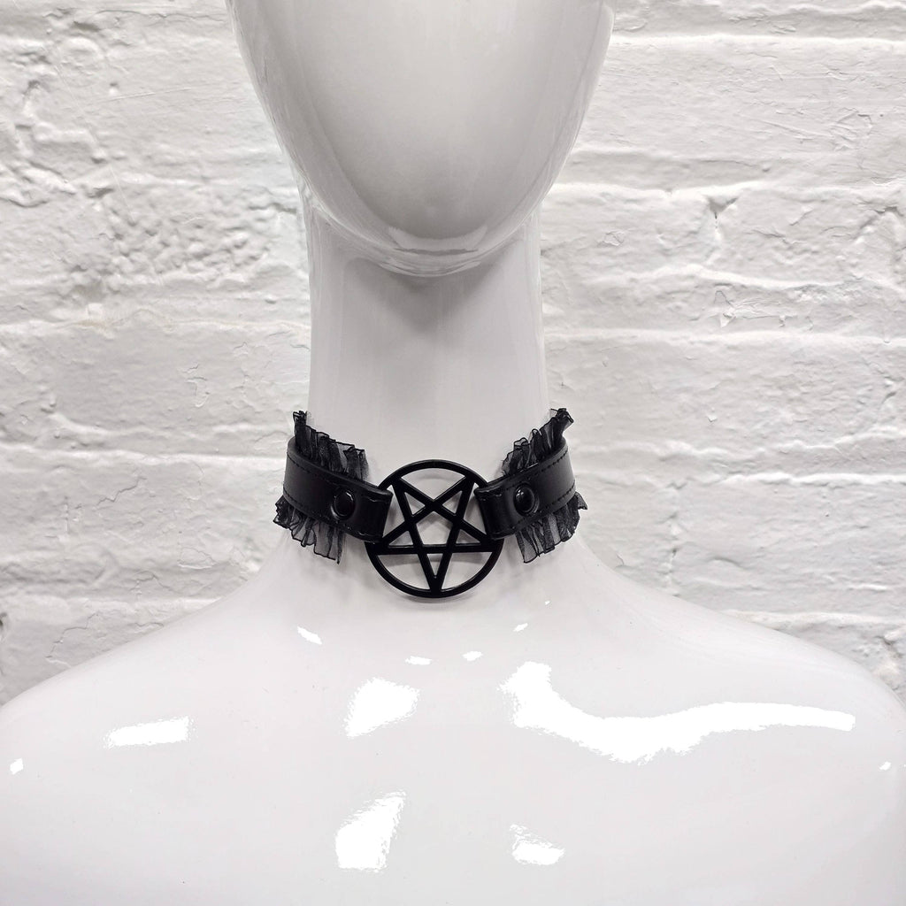 FCK130 PENTAGRAM LACE TRIM GOTH COLLAR