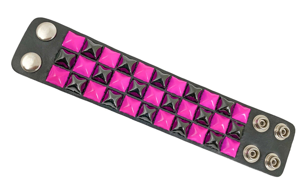 FB306 THREE PYRAMID STUD CHECKERED STUDDED SNAP CUFF