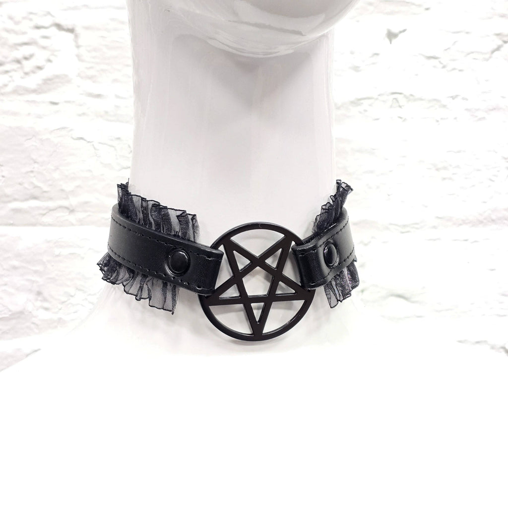 FCK130 PENTAGRAM LACE TRIM GOTH COLLAR