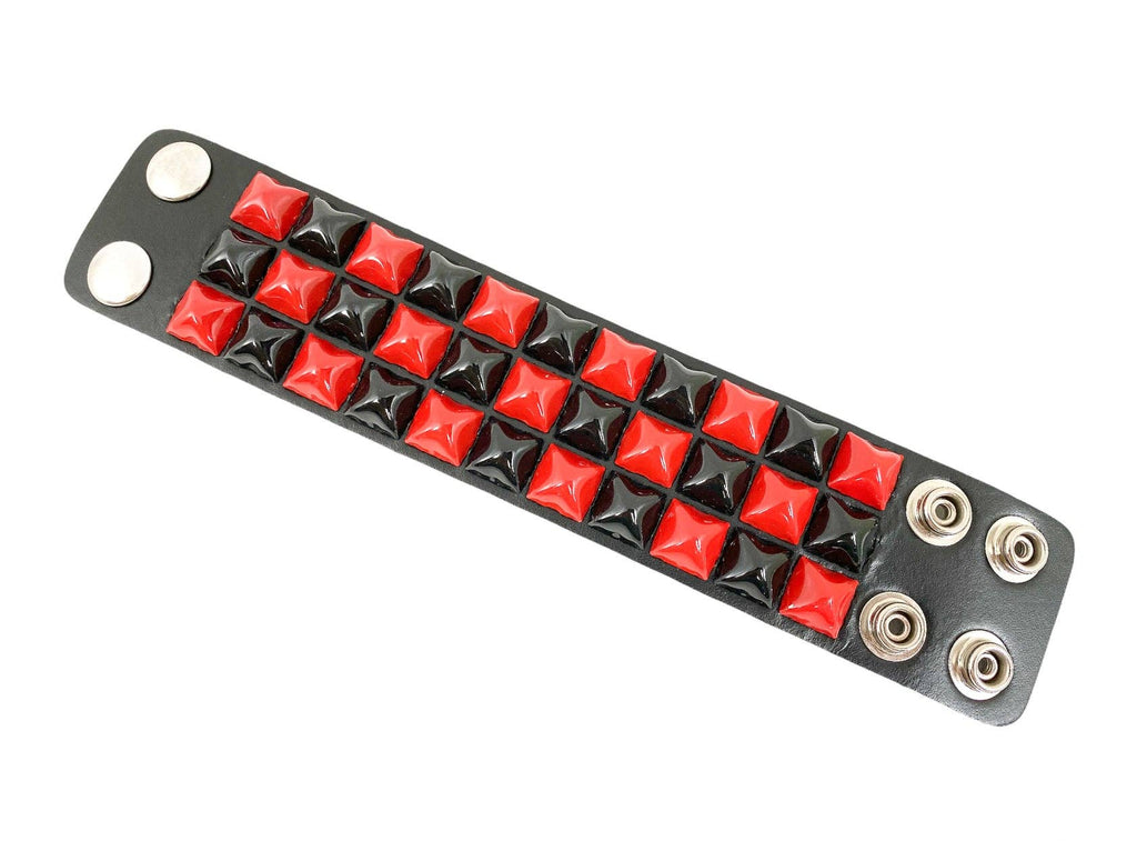 FB306 THREE PYRAMID STUD CHECKERED STUDDED SNAP CUFF