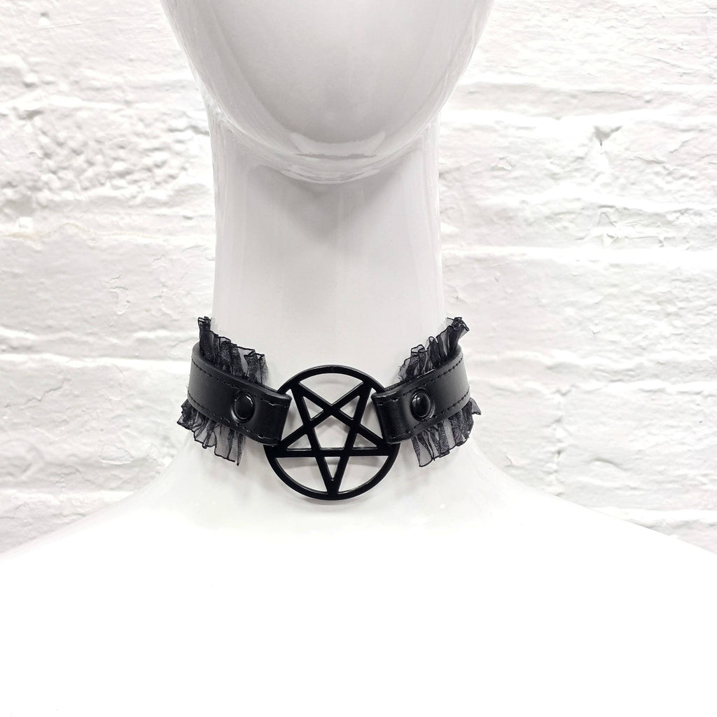 FCK130 PENTAGRAM LACE TRIM GOTH COLLAR