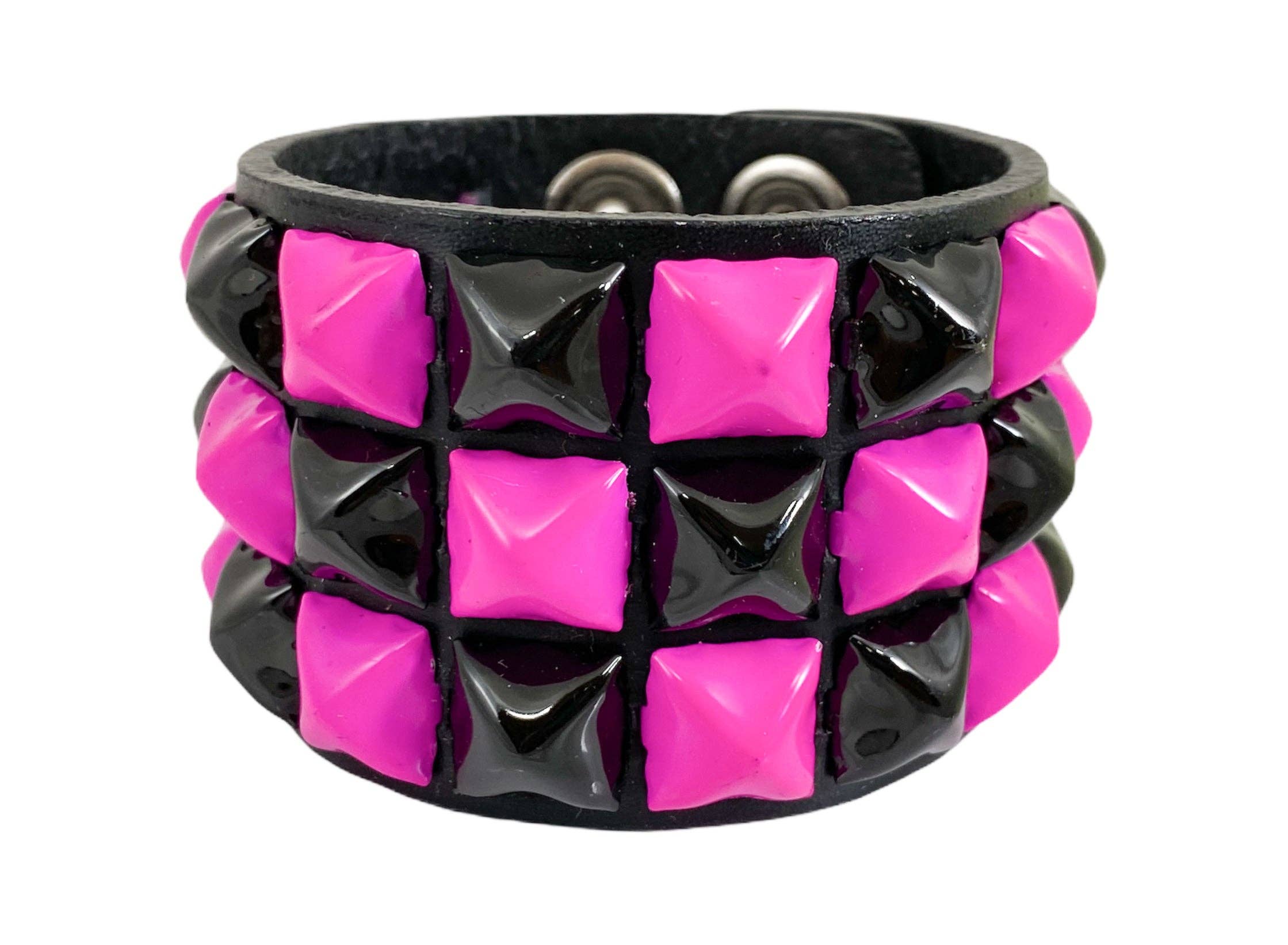 FB306 THREE PYRAMID STUD CHECKERED STUDDED SNAP CUFF
